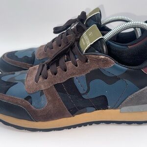 Valentino Garavani Rockrunner Camouflage Sneakers Mens Designer Shoes Brown Blue